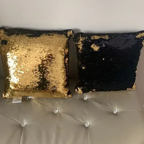 Black and gold pillows 2 changeable colors