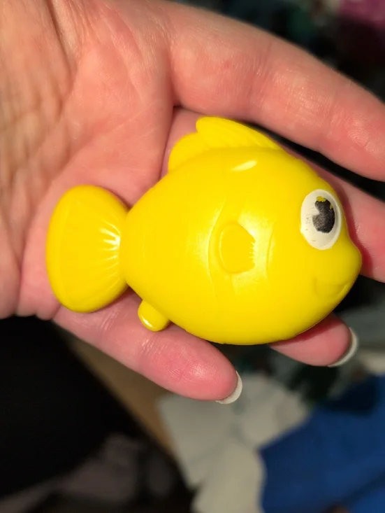 ❤️‍🔥10/$10❤️‍🔥 Yellow Plastic Fish Sand Box Toy