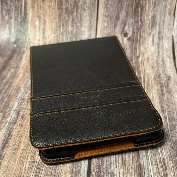 Preowned Targus Brown Tablet Cover Item #PHK2579