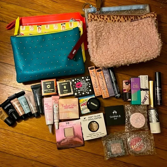 COPY - Curated Makeup Sample Bundle + Glambag!