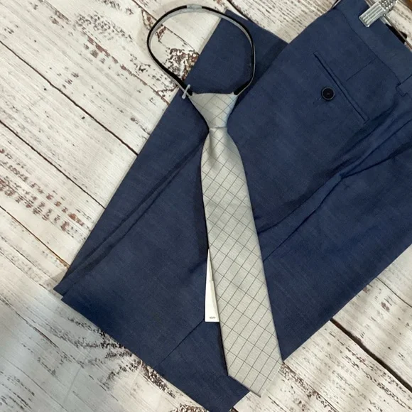 82. Boys Calvin Klein Grey & Light Blue Slip-On Tie Brand New ✨