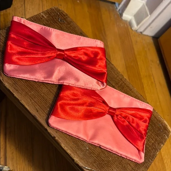 ipsy December 2024 Red and Pink Makeup Zippered Brush Pouches NEW