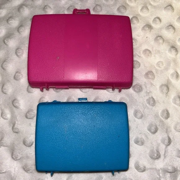 Vintage 1980s Mattel Barbie Doll Pink‎ & Blue Suitcases