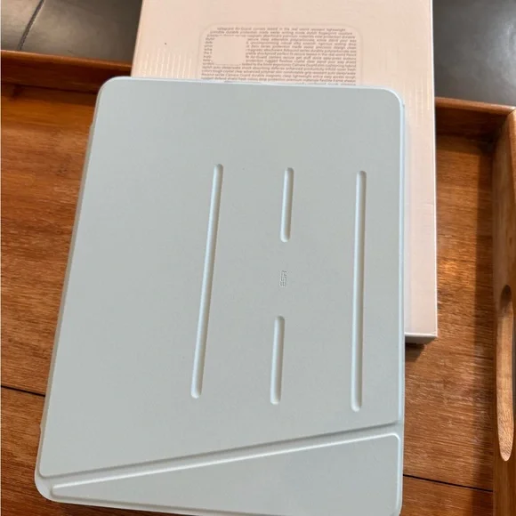 ESR iPad A16 Sky Blue Cover