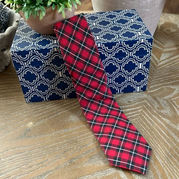 NEW! Big Boys Red & Black Plaid Winter Holiday Neck Tie