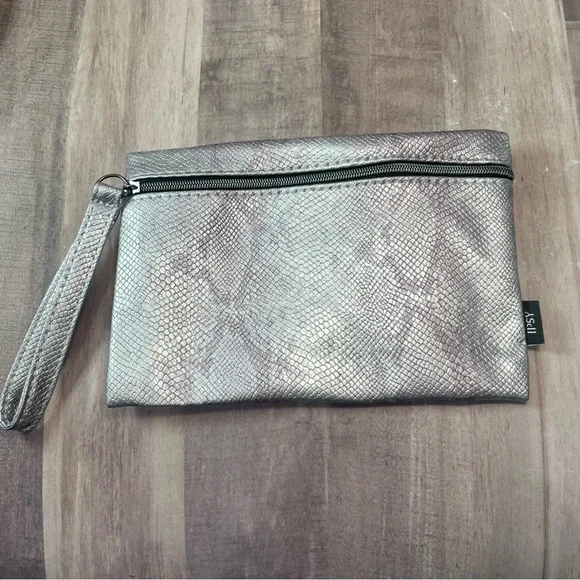 IPSY Glam Bag November 2024 / Silver Metallic snake print makeup wristlet! New