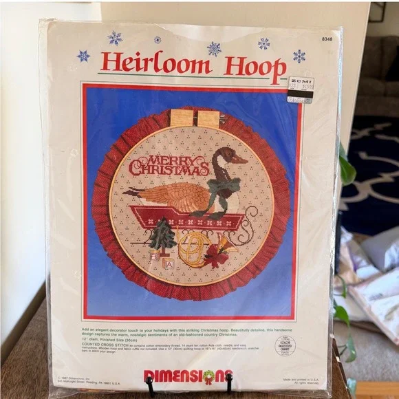 New Vtg Dimensions Heirloom Hoop Merry Christmas Cross Stitch Kit Open Package
