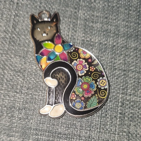 Intricate Floral Enamaled Cat Pendant