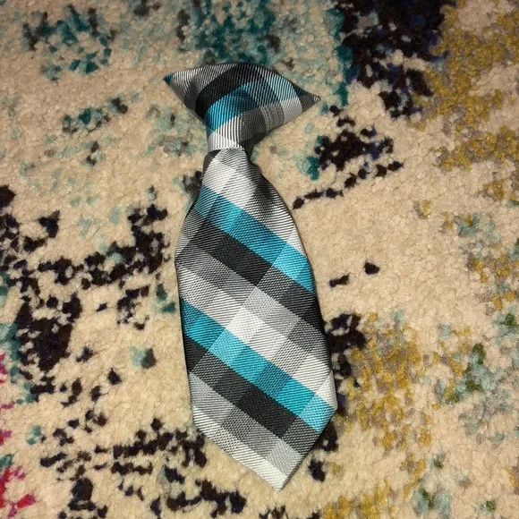 🧜🏼‍♀️3 for $15 item! 🧜🏼‍♀️ infant tie for photography or dress up