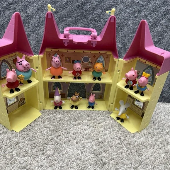 Peppa Pig Princess Castle doll house w/ family friends figures