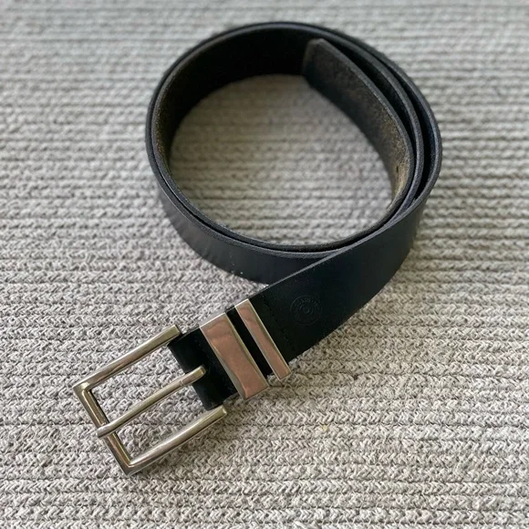Levi’s Black Leather Belt with Silver Buckle Size 40 Waist