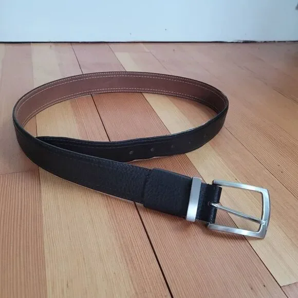 Nike black pebbled leather‎ belt silver buckle preppy everyday neutral
