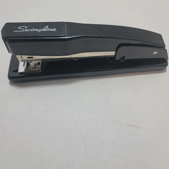 Vintage Swingline Black No 444 Metal Desk Stapler Works‎ Great