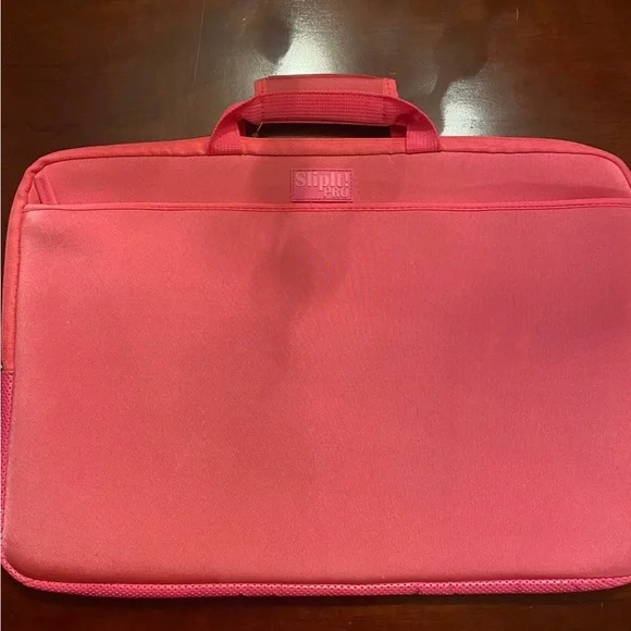 NWOT SlipIt Pro laptop case for 17