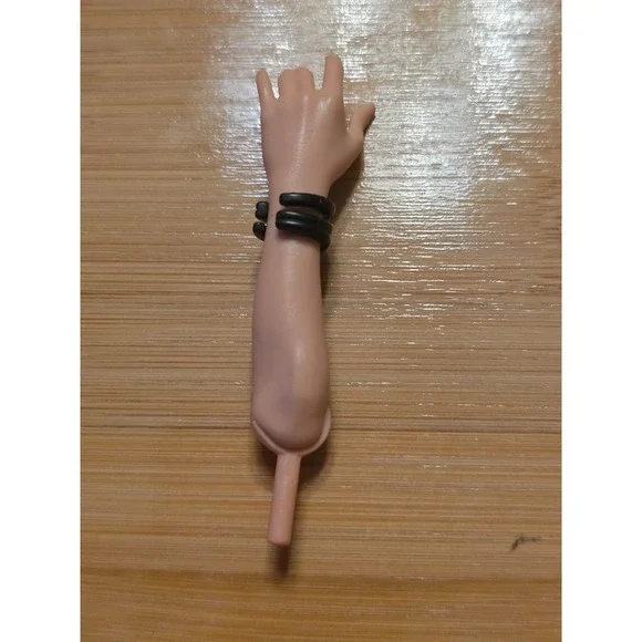 Doll arm