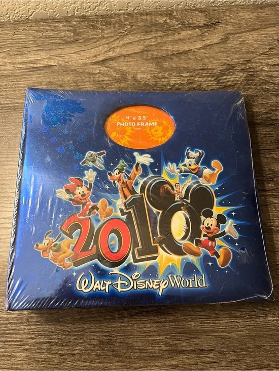 Vintage Walt Disney World 2010 Photo Album Disney Exclusive Sealed Mickey Mouse