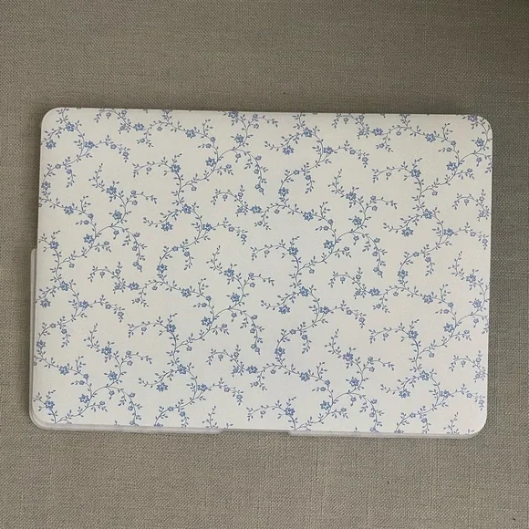 Floral Blue and White MacBook Air13 cover