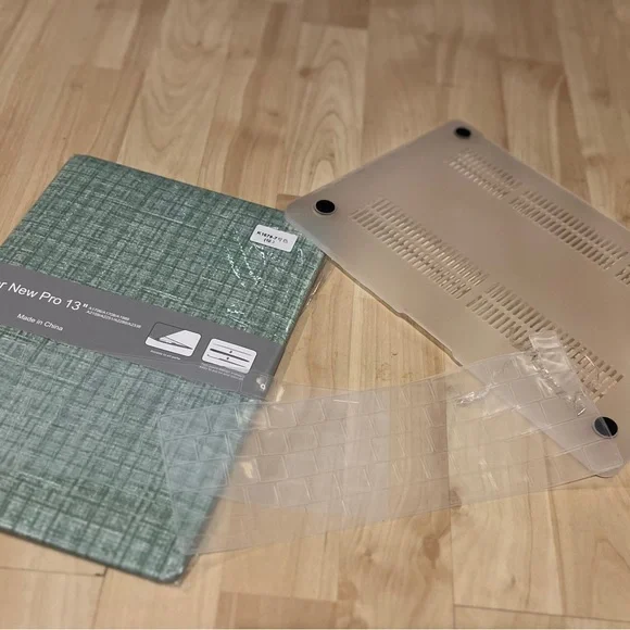 Green and Tan Tablet Case for New Pro 13