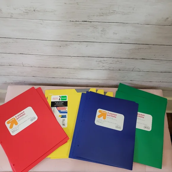 (12)‎ 2 Pocket Portfolio Plastic Folders Bundle of 12 (3 Five Star, 9 Up & Up)