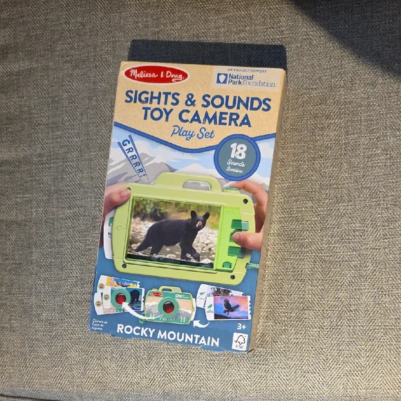 Melissa & Doug Sights & Sounds Toy Camera - Green