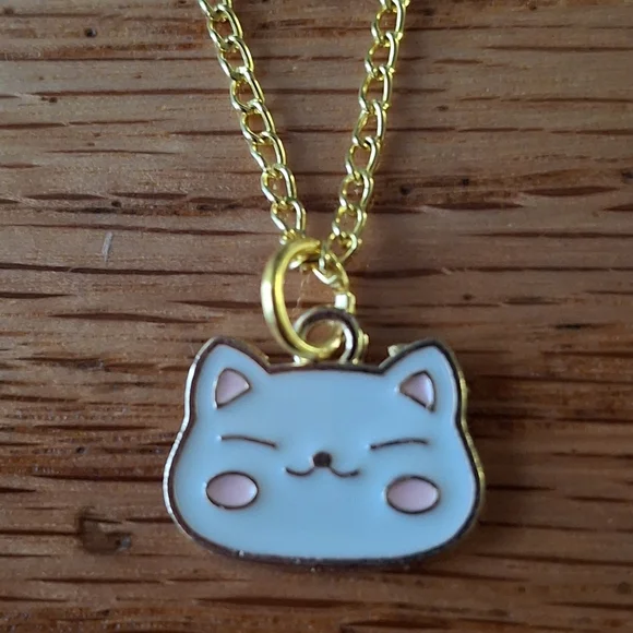 Gold And White Happy Cat Face Pendant Measures 5/8