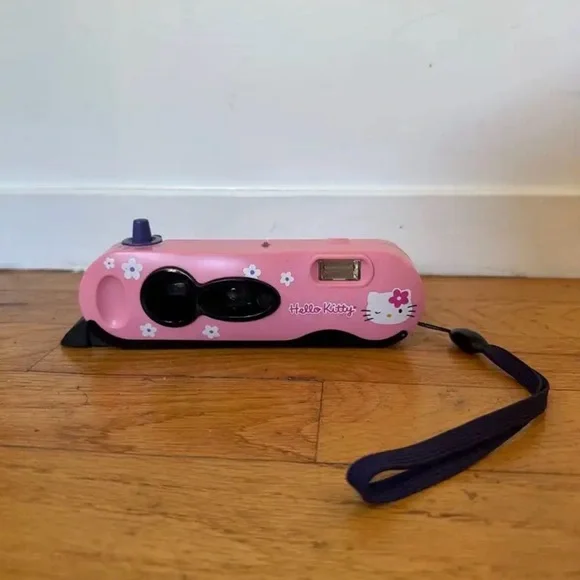 Hello Kitty Polaroid Camera – Collectible 2001