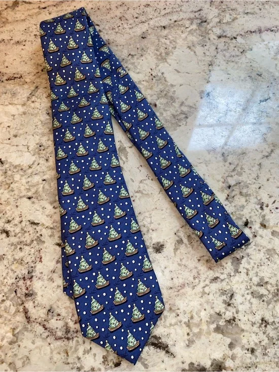 Vineyard Vines Boys 100% Silk Christmas Tree Tie