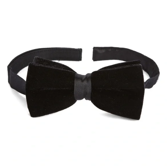 NORDSTROM FAMILY MOMENTS BOYS VELVET PRE-TIED BOW TIE BLACK OS ADJUSTABLE NWT