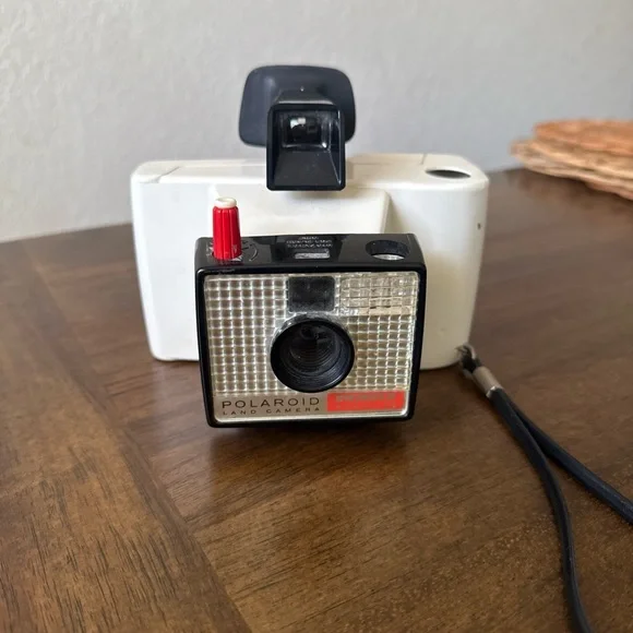Polaroid Land Camera Swinger Model 20 1960s Vintage White Camera untested