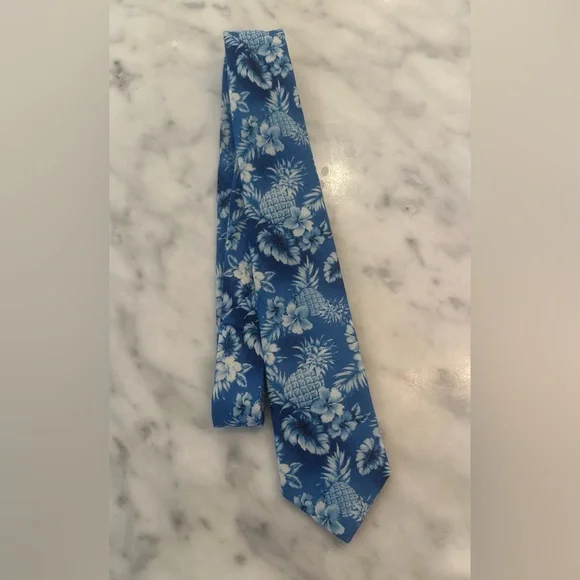 Lord & Taylor Blue Floral Hawaiian Neck Tie - Youth