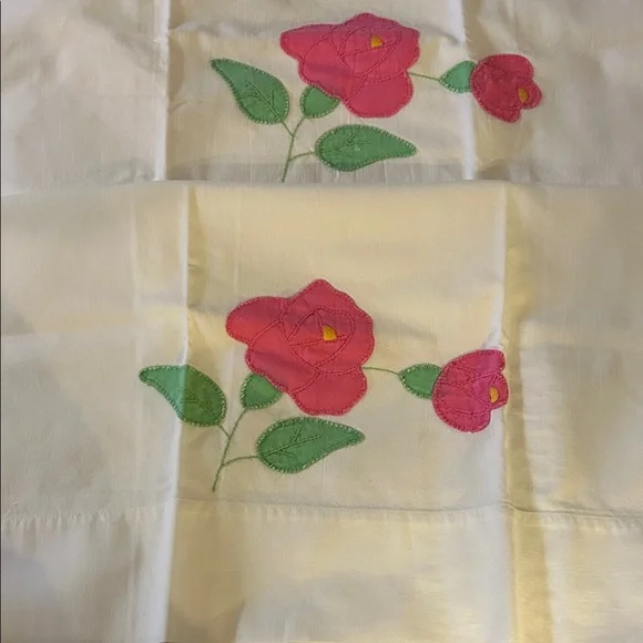 Vtg Floral Applique Pillowcase Pair White with Pink & Green