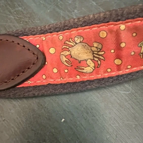 Vineyard Vines Red Crab belt with leather. Shep & Ian Size 42.