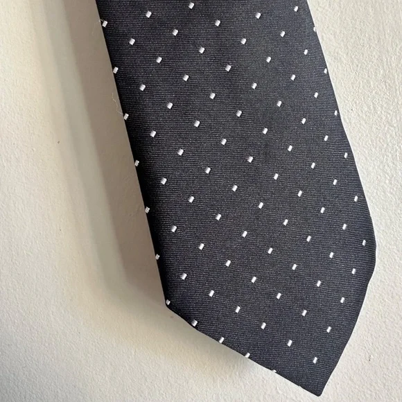 Clip on clip-on tie