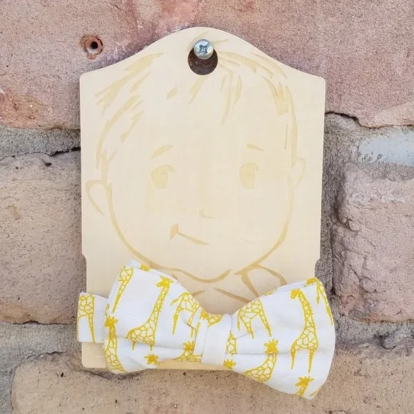 Milkbarn Organic White with Yellow Linen and Cotton Giraffes Bow Tie NWOT