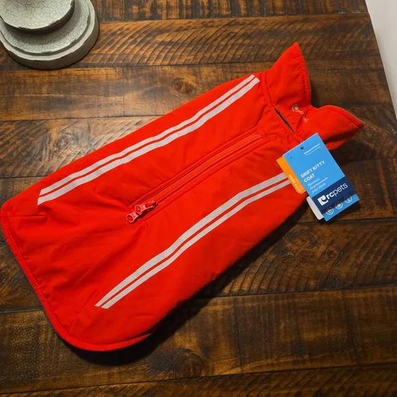 Med red cat jacket