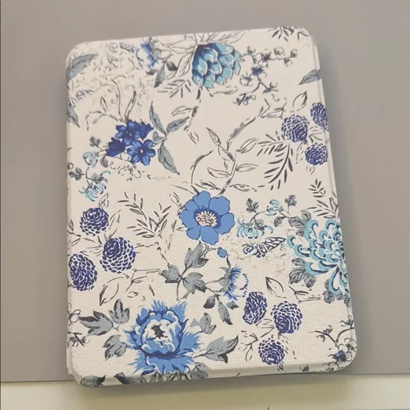 Floral Blue and White kindle case and cover