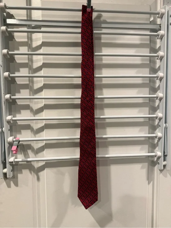 Vineyard Vines Red and Black Geometric Silk Tie
