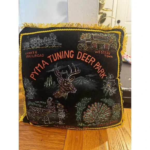 Vintage Pymatuning Deer Park Pillow Jamestown Pennsylvania Gold Yellow‎ Animals