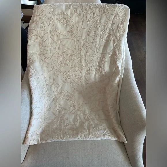 Croscill CELA Embroidered Paisley King Pillow Sham Zipper White Ivory Bedding