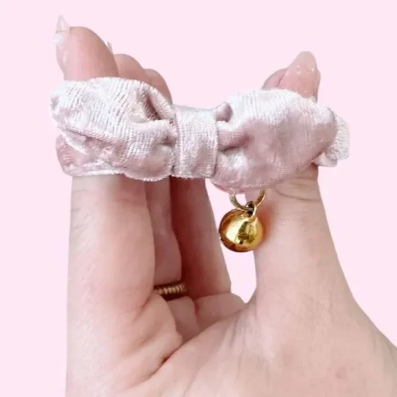 ✨3/$25✨ NWOT Pink Velvet Kitten Collar
