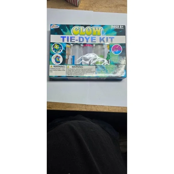 GLOW Tie-Dye Kit 15-Piece Set
