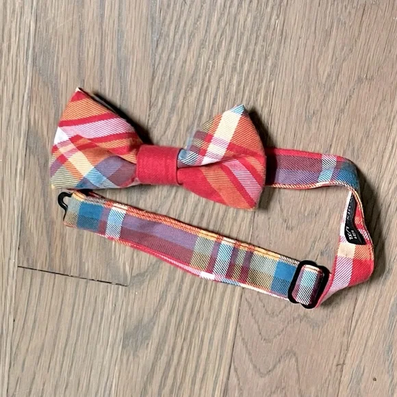 J.Crew Boys’ bow tie in Plaid Size: LARGE/EXTRA LARGE