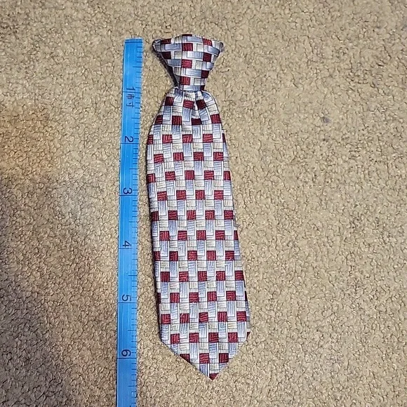 Boys clip on tie.