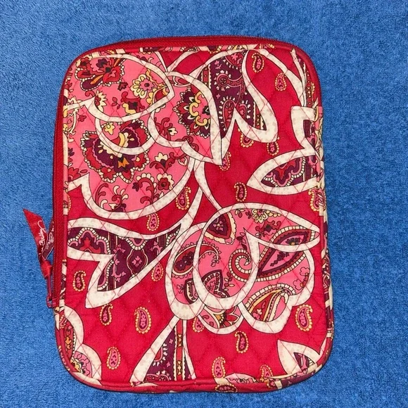 Vera Bradley iPad zip case red white flowers Size 8.5 x 11 inches