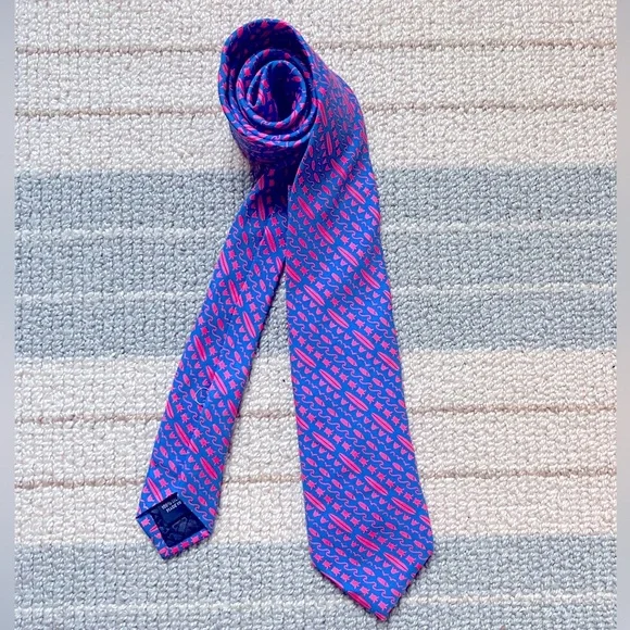 Vineyard Vines Kids Tie in Blue with Pink Whale Pattern
