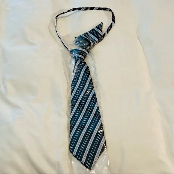 Pre-tied Black & Silver Striped Tie With Pocket Square