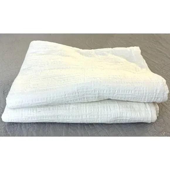 Two Beddys (Bed-Ease) White Texture Polyfill Thick Pillow Shams