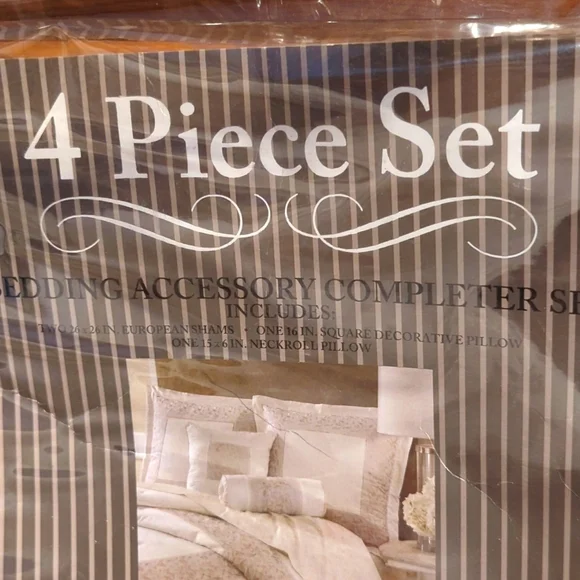 4Piece Bedding Accessory Completer Set SALE SALE SALE Never Used Sun Sale