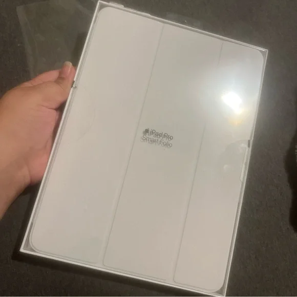 New Smart Folio for iPad (10th generation) - White