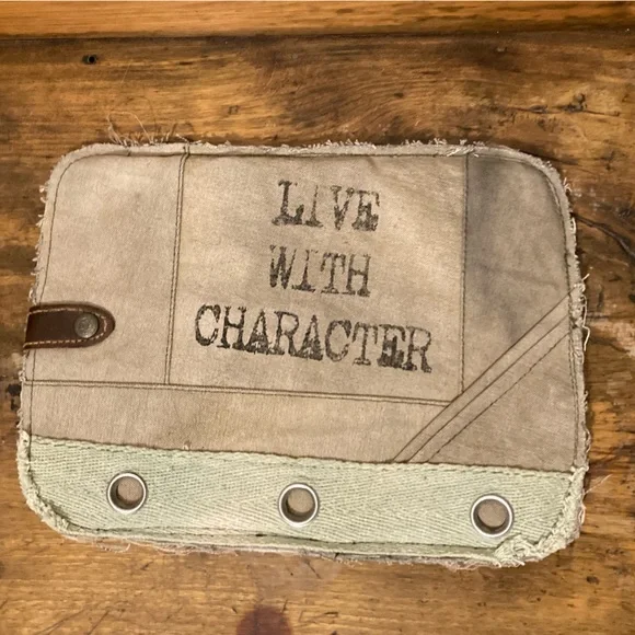 Padded tablet case